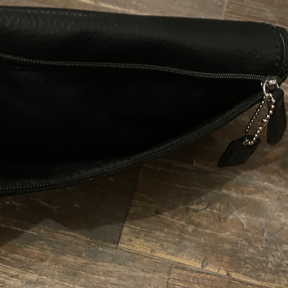 Coach Pebbled Leather Trifold Wallet🖤 - Picture 13 of 14